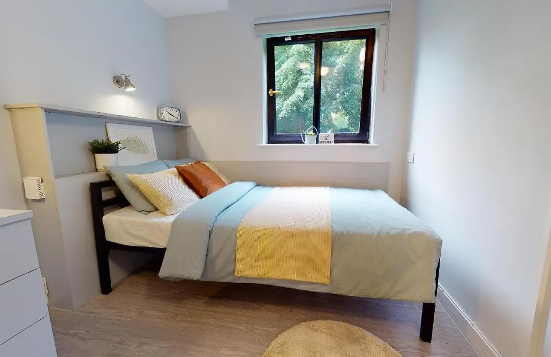Comfy Ensuite Bedrooms At Manchester Gardens Near City Centre-1