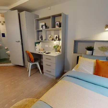 Comfy Ensuite Bedrooms At Manchester Gardens Near City Centre-2